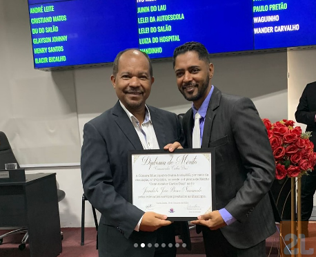 CÂMARA HOMENAGEIA COMUNICADORES DA CIDADE COM DIPLOMA DE MÉRITO “COMUNICADOR CARLOS DIAS”