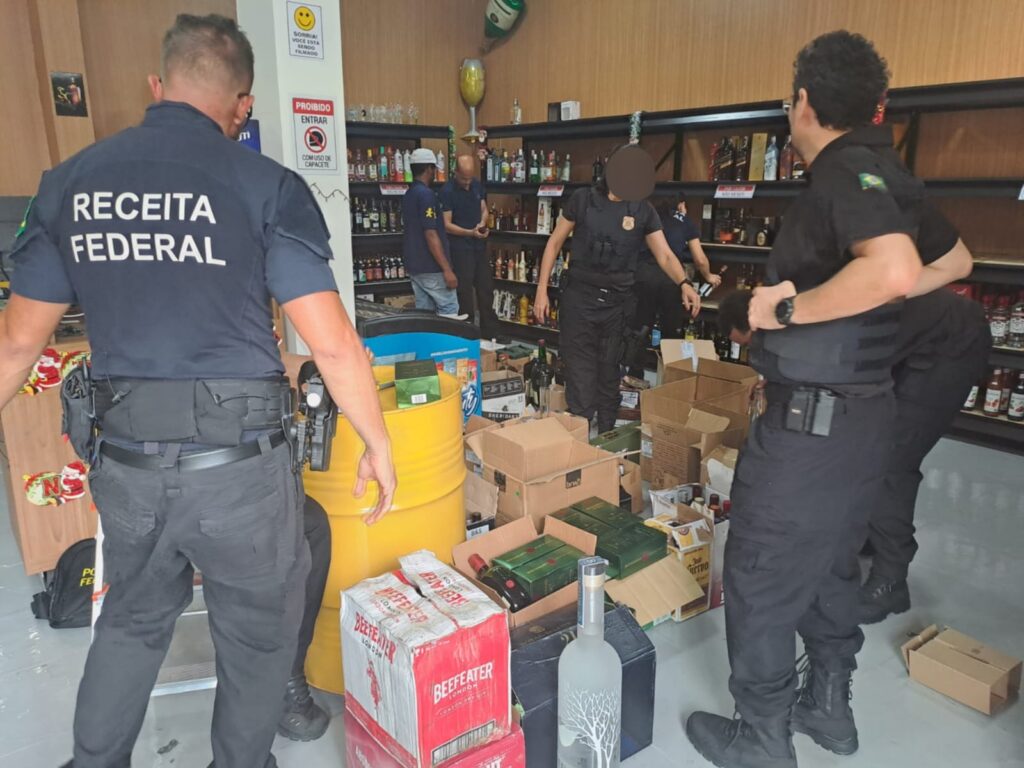 RECEITA FEDERAL APREENDE BEBIDAS IMPORTADAS ILEGALMENTE COM SUSPEITA DE FALSIFICAÇÃO