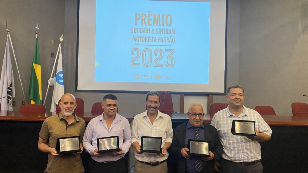 Gilmar-Edilson-Geraldo-Paulo-Cesar-e-Warly-foram-homenageados-pelo-Sintram-e-SetraBH-1024x576.jpg