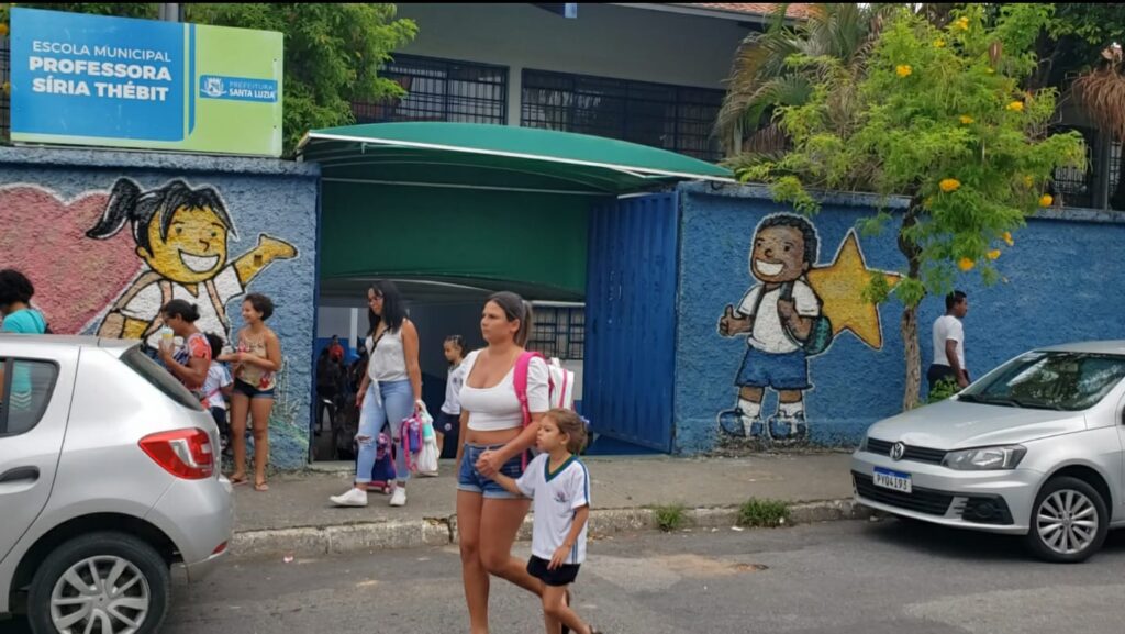 ALUNOS DAS REDES MUNICIPAL, ESTADUAL E PARTICULAR VOLATAM ÀS AULAS EM SANTA LUZIA