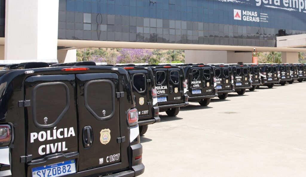 EM SOLENIDADE NA CIDADE ADMINISTRATIVA, POLÍCIA CIVIL DE SANTA LUZIA RECEBE TRÊS NOVAS VIATURAS